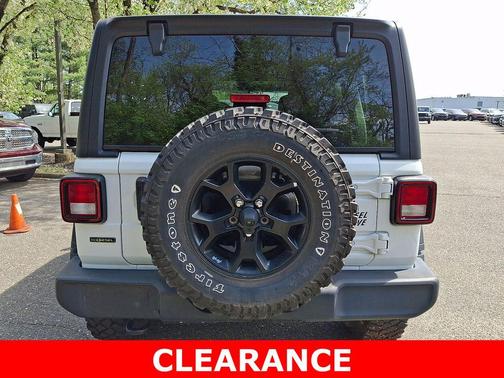 Bright White Clearcoat 2022 Jeep Wrangler Unlimited Sport