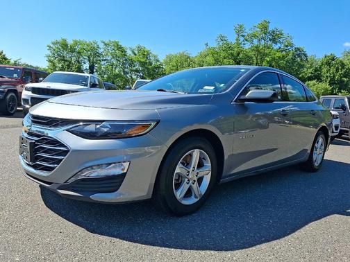 Sterling Gray Metallic 2024 Chevrolet Malibu LT