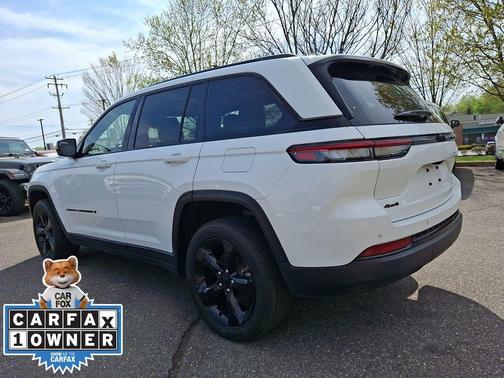 Bright White Clearcoat 2023 Jeep Grand Cherokee Altitude
