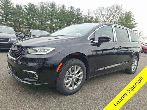 Diamond Black 2026 Chrysler Pacifica Limited