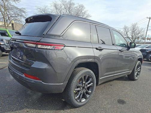 Metallic 2026 Jeep Grand Cherokee Limited