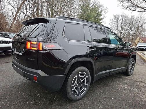 Diamond Black 2026 Jeep Cherokee LAREDO/LIMITED