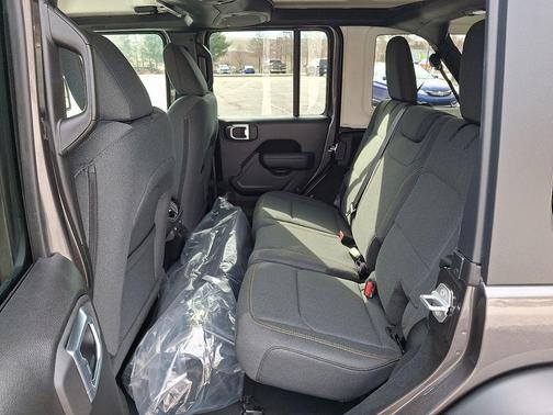 Granite Crystal Clearcoat Metallic 2026 Jeep Wrangler Sport