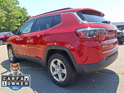 Red Line 2024 Jeep Compass Latitude