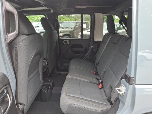 Anvil Clearcoat 2026 Jeep Wrangler Sport