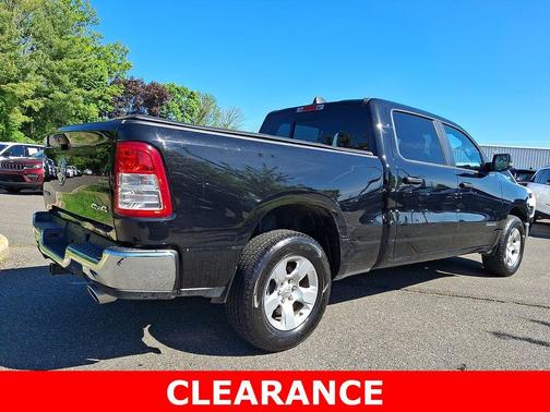 Diamond Black 2024 RAM 1500 Big Horn/Lone Star