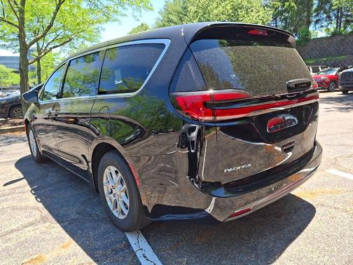 PXJ 2027 Chrysler Pacifica SELECT