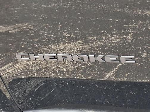 Diamond Black 2026 Jeep Cherokee LAREDO/LIMITED
