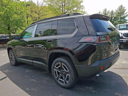 Diamond Black 2026 Jeep Cherokee LAREDO/LIMITED