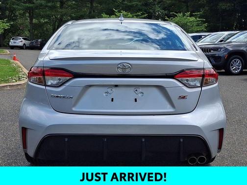 Classic Silver Metallic 2024 Toyota Corolla SE