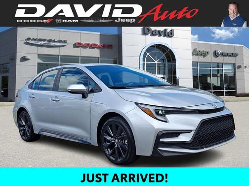 Classic Silver Metallic 2024 Toyota Corolla SE