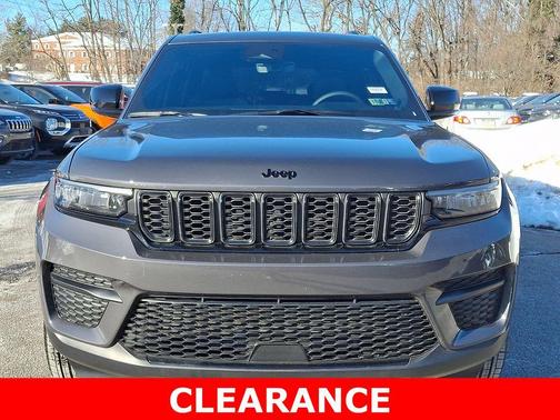 Metallic 2025 Jeep Grand Cherokee Laredo