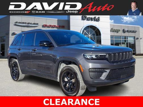 Metallic 2025 Jeep Grand Cherokee Laredo