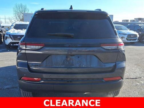 Metallic 2025 Jeep Grand Cherokee Laredo