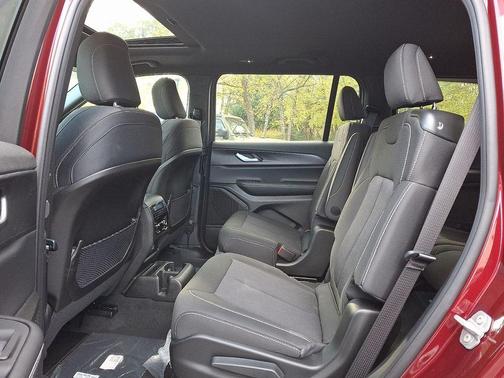 Velvet Red Pearlcoat 2025 Jeep Grand Cherokee L Laredo