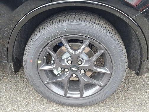 DB Black Crystal Clearcoat 2026 Dodge Durango GT Plus HEMI V8