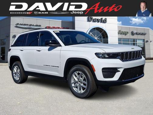 Bright White Clearcoat 2026 Jeep Grand Cherokee Laredo X