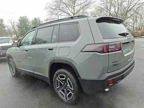 Sting Gray Clearcoat 2026 Jeep Cherokee LAREDO/LIMITED