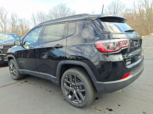Diamond Black 2026 Jeep Compass Latitude