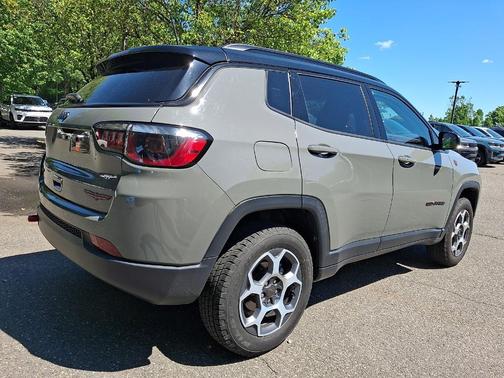 Sting Gray Clearcoat 2022 Jeep Compass Trailhawk