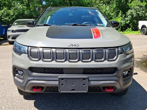 Sting Gray Clearcoat 2022 Jeep Compass Trailhawk