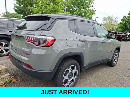 Sting Gray Clearcoat 2022 Jeep Compass Trailhawk