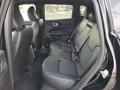 Diamond Black 2026 Jeep Compass Latitude