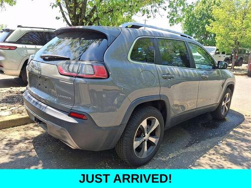 Sting Gray Clearcoat 2019 Jeep Cherokee Limited