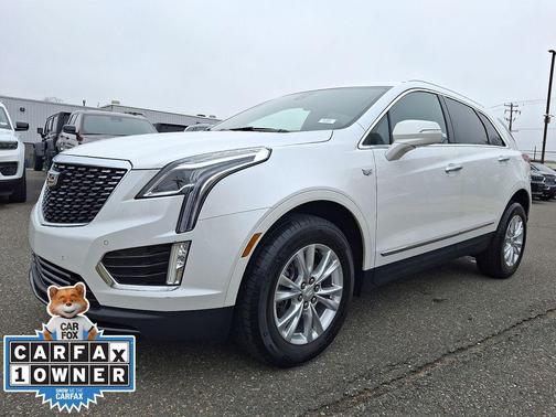 Crystal White Tri-Coat 2024 Cadillac XT5 Luxury