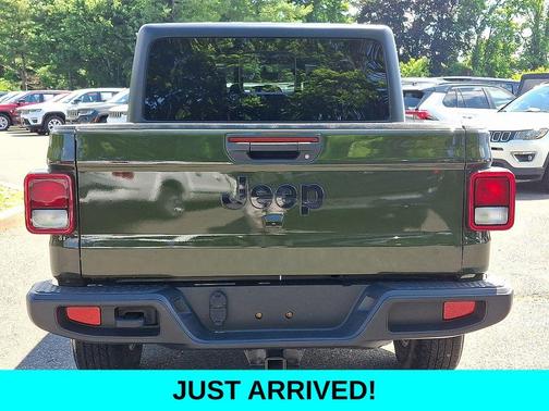 Sarge Green Clearcoat 2022 Jeep Gladiator Sport