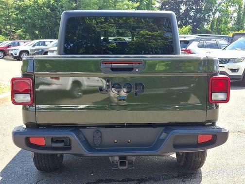 Sarge Green Clearcoat 2022 Jeep Gladiator Sport