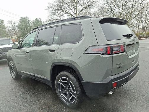 Sting Gray Clearcoat 2026 Jeep Cherokee LAREDO/LIMITED