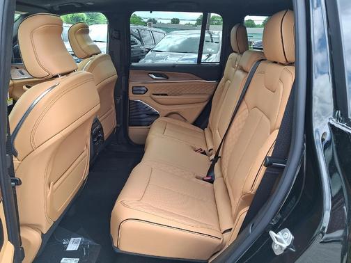 Diamond Black 2026 Jeep Grand Cherokee Summit