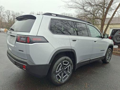 Silver Zynith Clearcoat 2026 Jeep Cherokee LAREDO/LIMITED