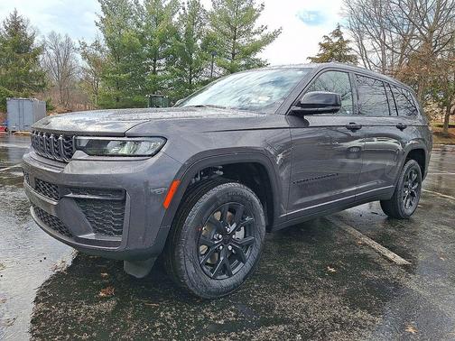 Metallic 2026 Jeep Grand Cherokee L Laredo