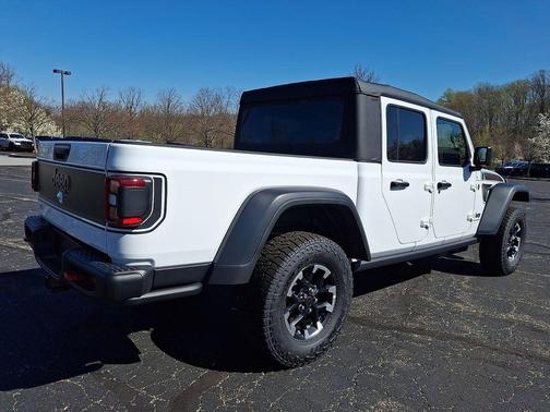 Bright White Clearcoat 2026 Jeep Gladiator Rubicon