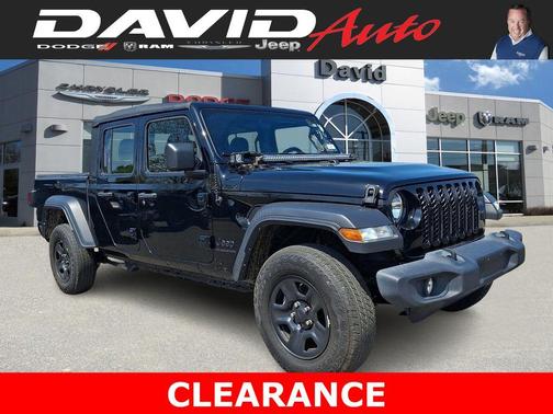 Black Clearcoat 2022 Jeep Gladiator Sport