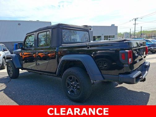 Black Clearcoat 2022 Jeep Gladiator Sport