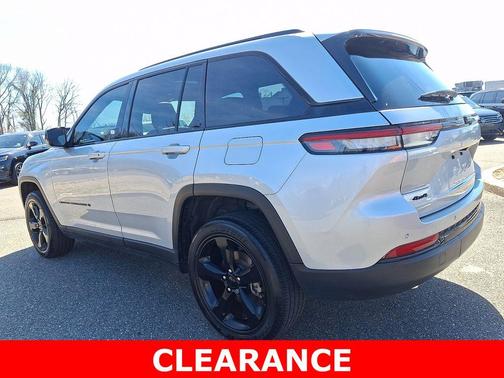 Silver Zynith 2023 Jeep Grand Cherokee Altitude