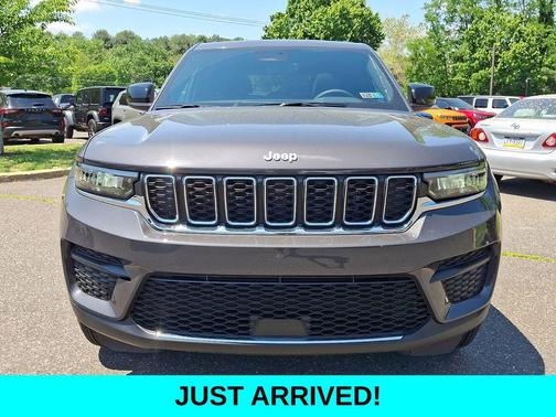 Metallic 2025 Jeep Grand Cherokee Laredo X