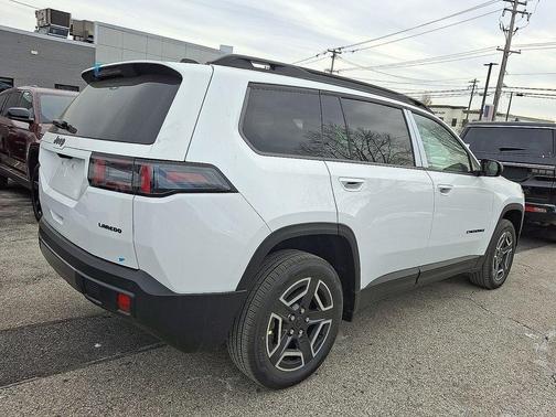 Bright White Clearcoat 2026 Jeep Cherokee LAREDO/LIMITED