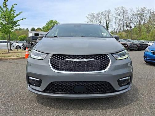 2022 Chrysler Pacifica Hybrid Touring L