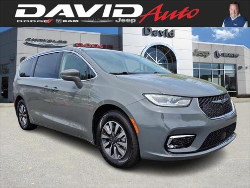 2022 Chrysler Pacifica Hybrid Touring L