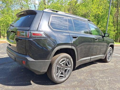 Diamond Black 2026 Jeep Cherokee LAREDO/LIMITED