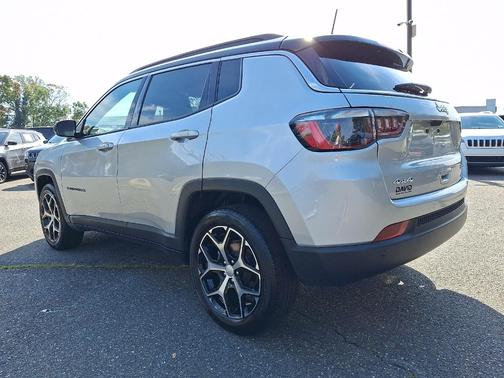 Silver Zynith 2024 Jeep Compass Limited