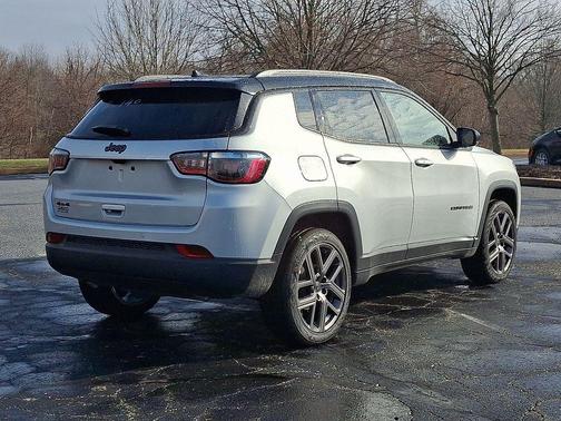 Silver Zynith 2026 Jeep Compass Limited