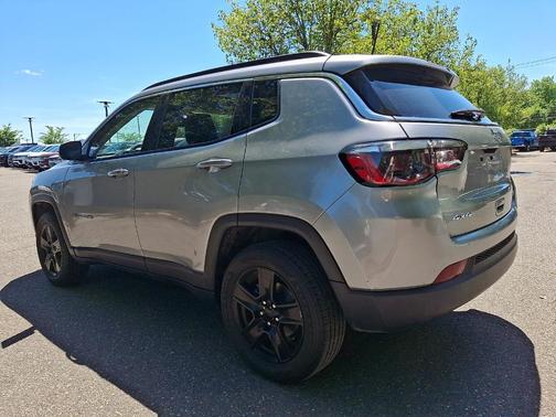 Billet Silver Metallic Clearcoat 2022 Jeep Compass Latitude