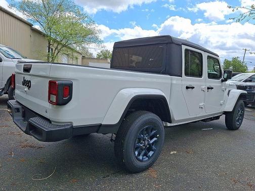 Bright White Clearcoat 2026 Jeep Gladiator 85th Anniversary Edition