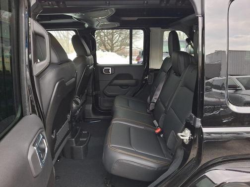 Black Clearcoat 2026 Jeep Wrangler Sahara