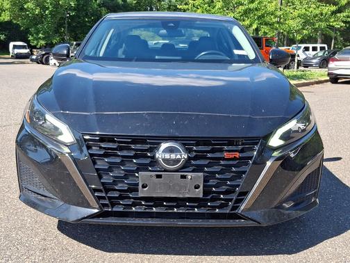 Super Black Clearcoat 2024 Nissan Altima 2.5 SR